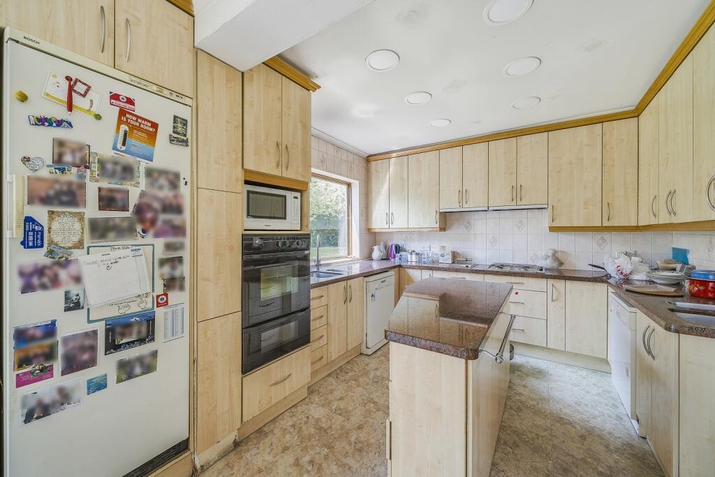 Parkside Drive, Edgware